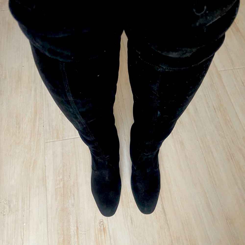 Stuart Weizmann over the Knew Suede Boots  like new